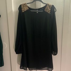 Sparkly shoulder black dress size small